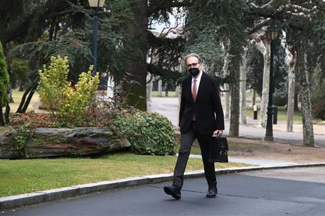 21/12/2021. The Minister for Universities, Joan Subirats, walks towards the Council of Ministers building